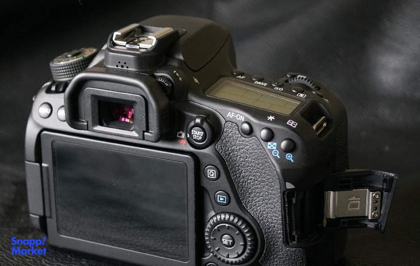 صفحه نمایشگر Canon EOS 80D